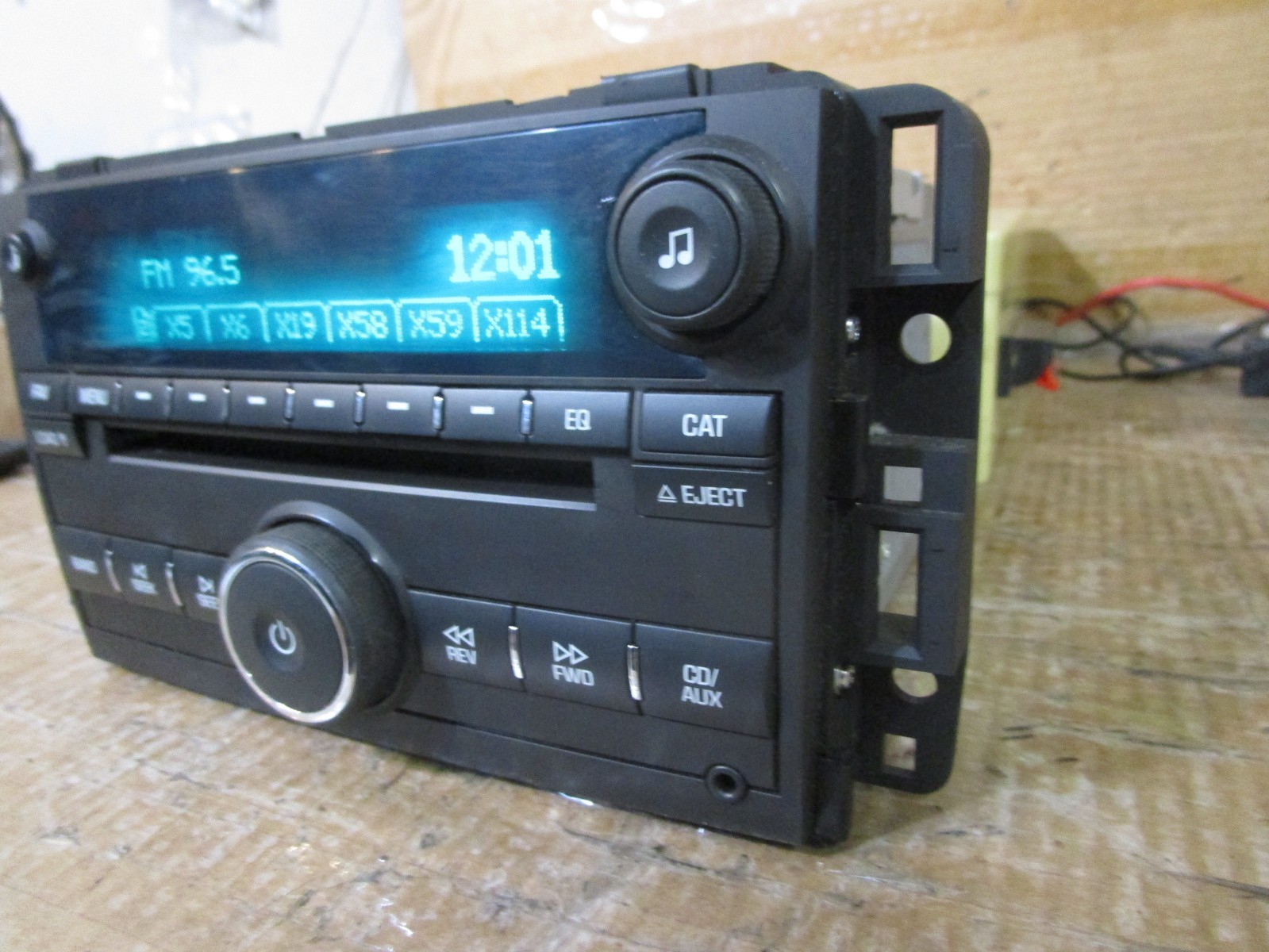 08 2008 Buick Enclave Radio Stereo CD Player Receiver AMFM 25831566