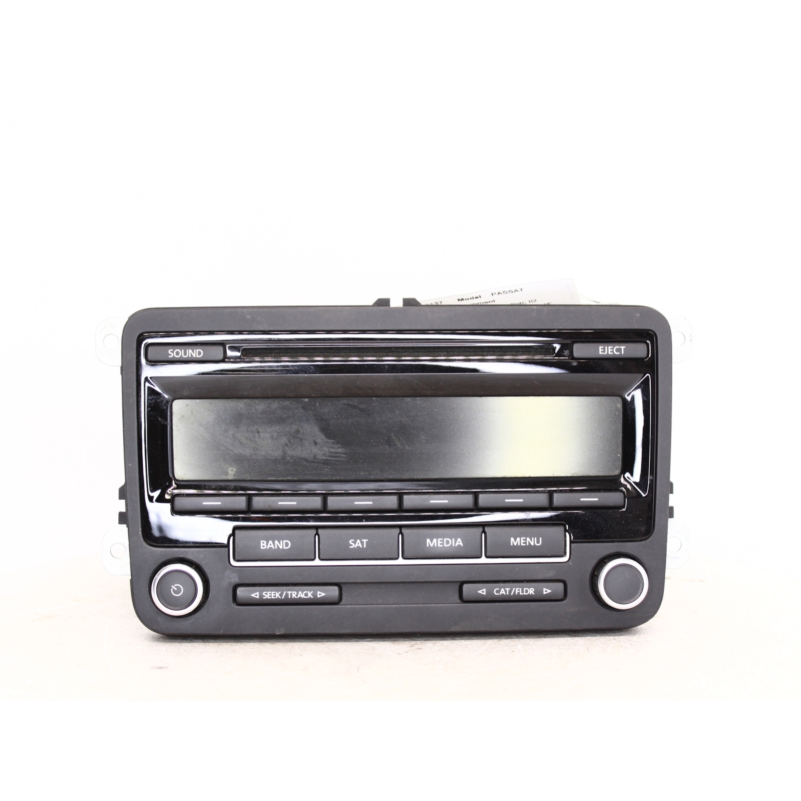 2014 Volkswagen Passat Radio CD Player Part Number – 638-52217 (Used)