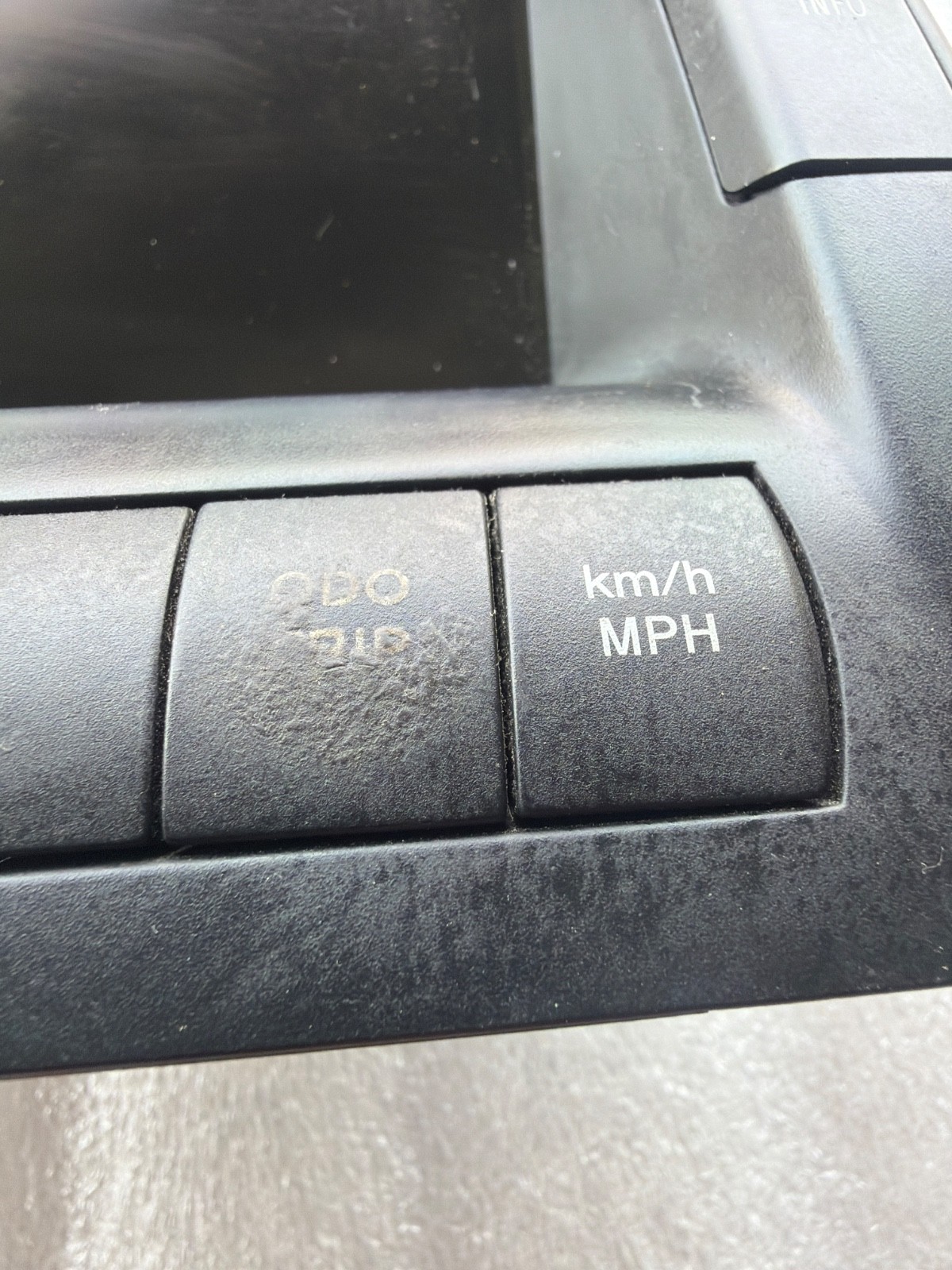 2004-2009 Toyota Prius Energy Monitor Radio Display Controls w/o GPS 86110-47081