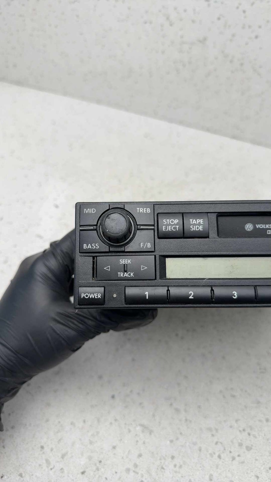 2000-2009 JETTA EXCEPT GLI Audio Receiver Am-fm-stereo-cassette cd player