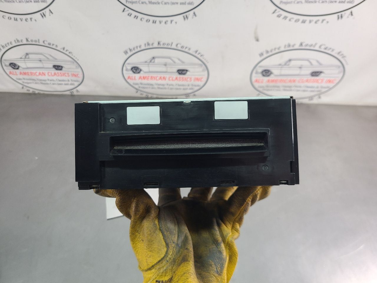 2004-09 Cadillac XLR Radio CD Player Assembly – OEM