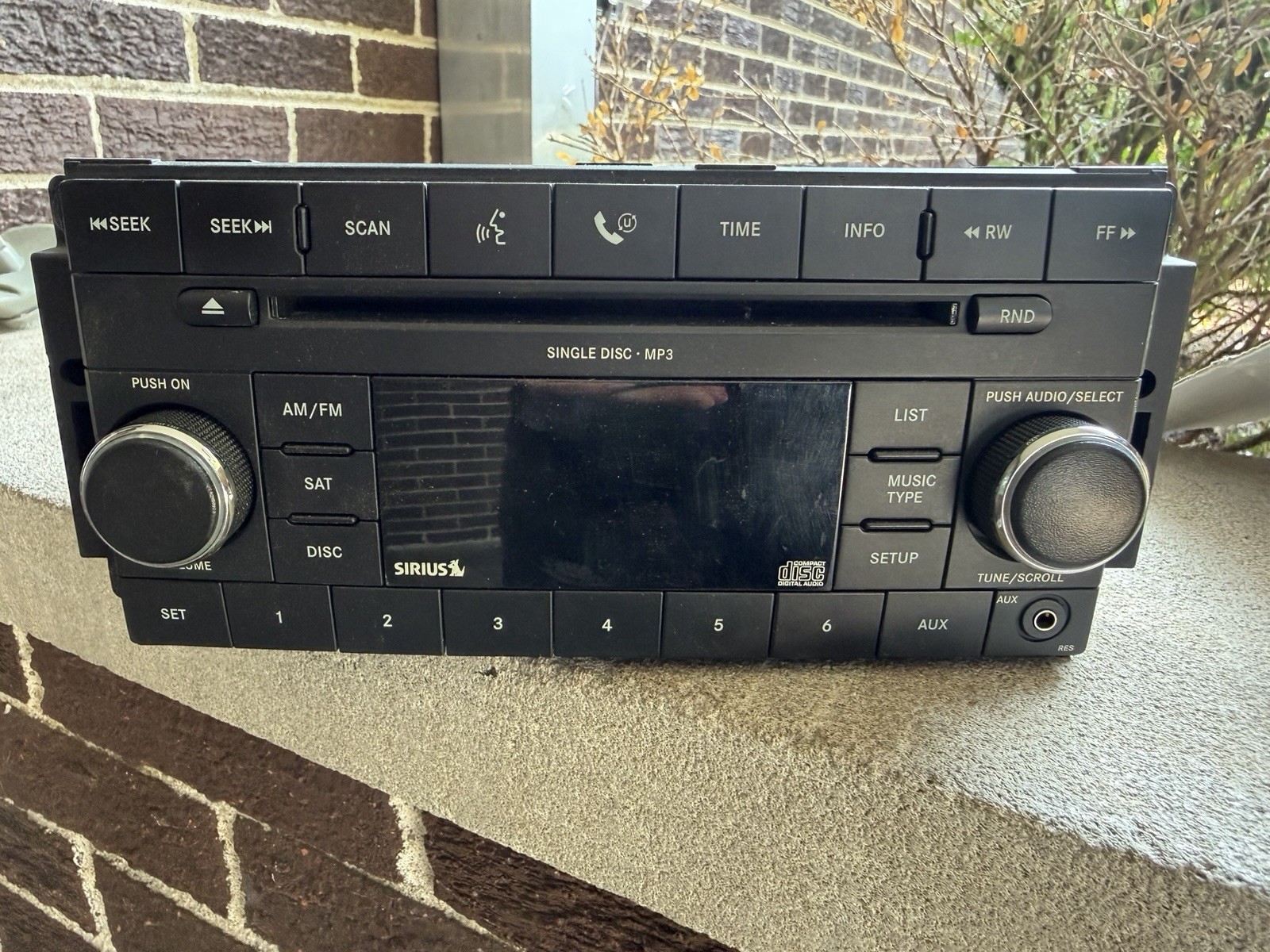 OEM Mopar Chrysler Dodge Jeep Radio CD MP3 AM FM P05064421AD Untested