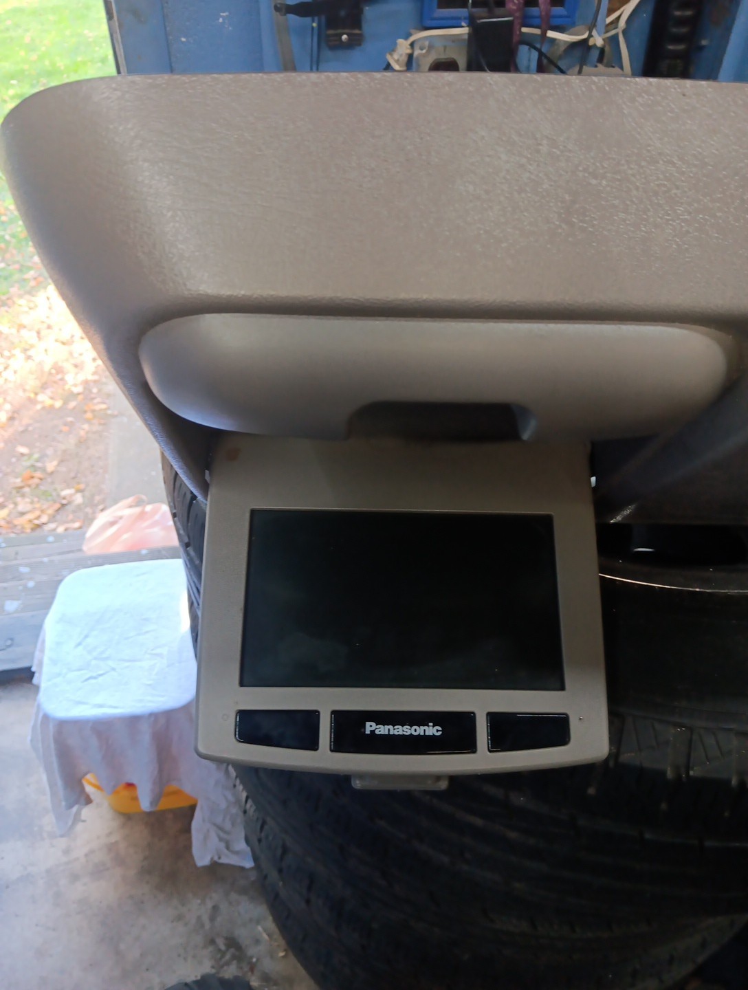 2005-2006 Cadillac Escalade Gray factory DVD Player