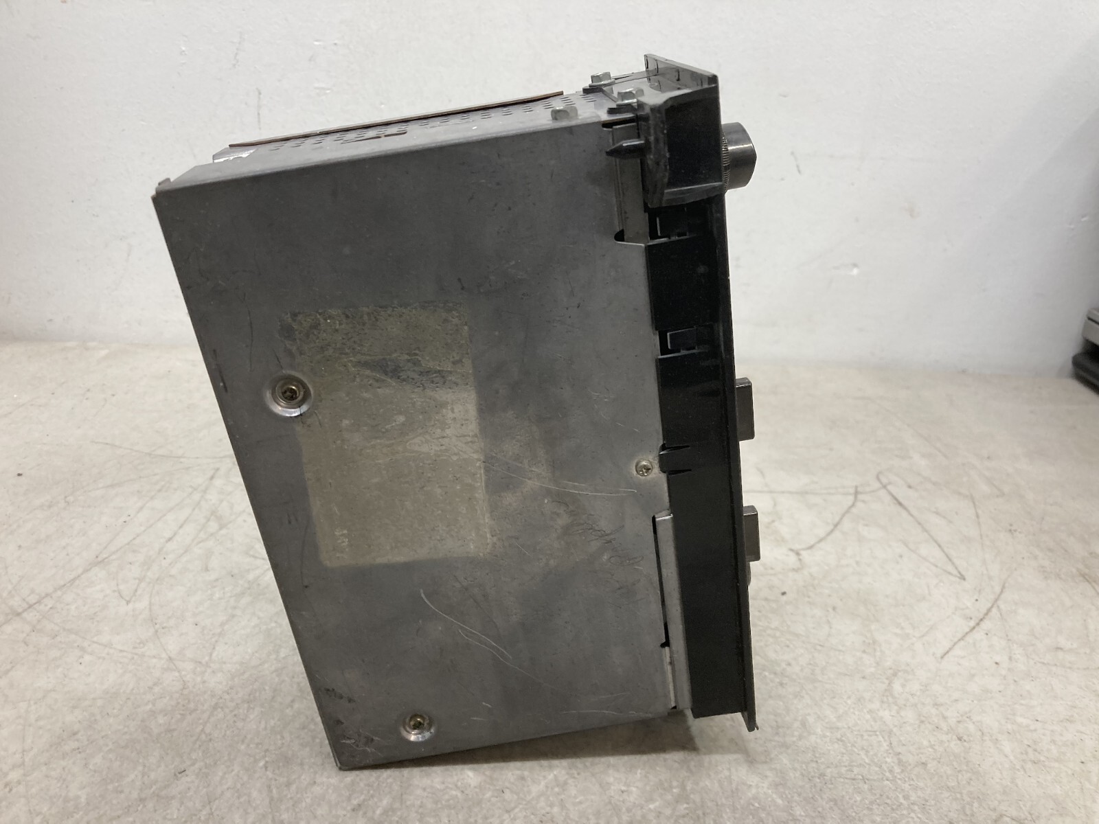 Chrysler DNR Cassette Radio Model Unknown