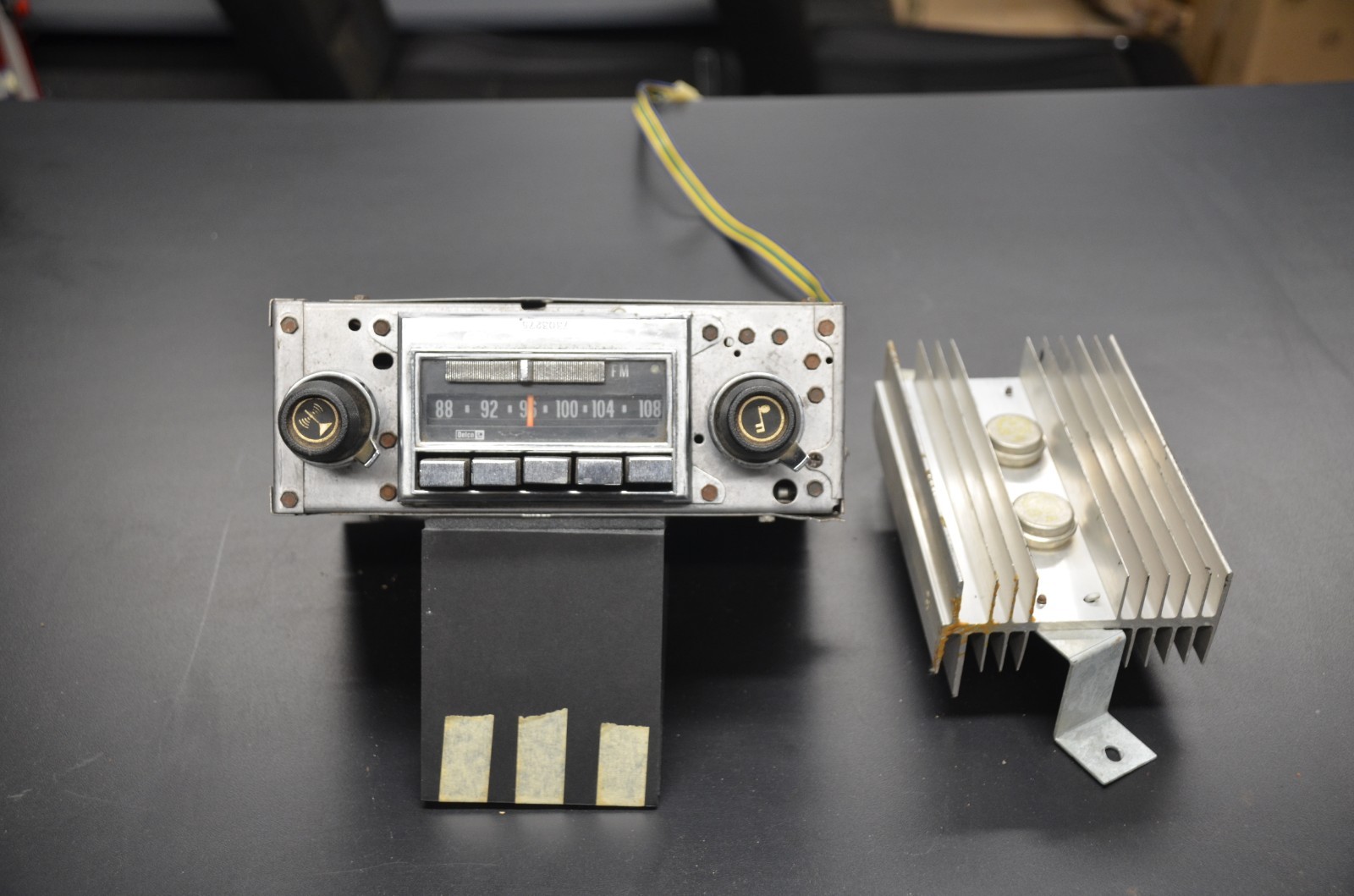 ORIGINAL 1973 1974 AM FM DELCO RADIO & AMPLIFIER FOR CHEVROLET CORVETTE