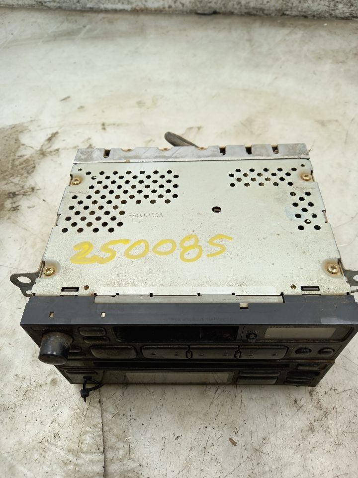 98 99 TOYOTA TACOMA SR5 RADIO RECEIVER WITH CD ID 56403