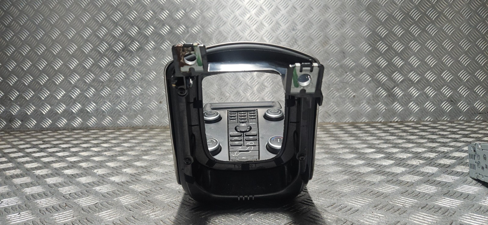 Volvo V50 2007 2.0 diesel radio stereo CD player head digital display screen