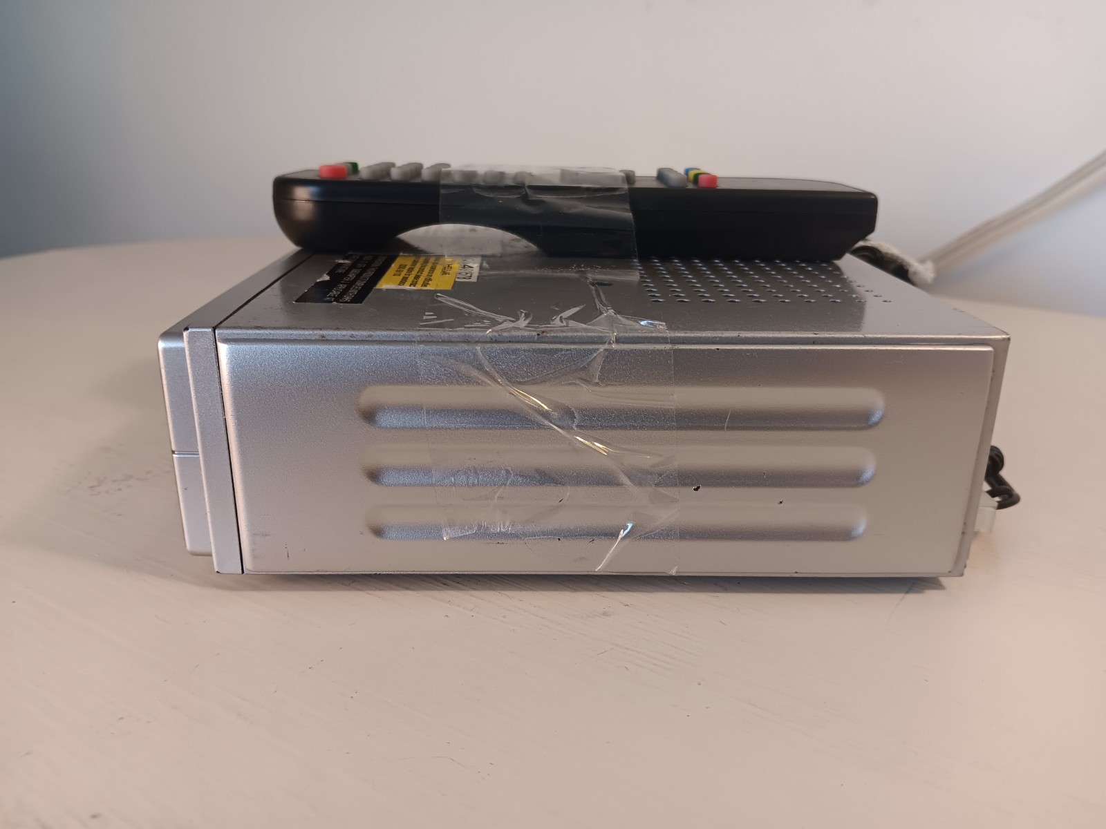 MOTORHOME-CAMPER-BOAT DVD PLAYER. GOODMANS GDVD 68 DVD PLAYER & REMOTE UNTESTED