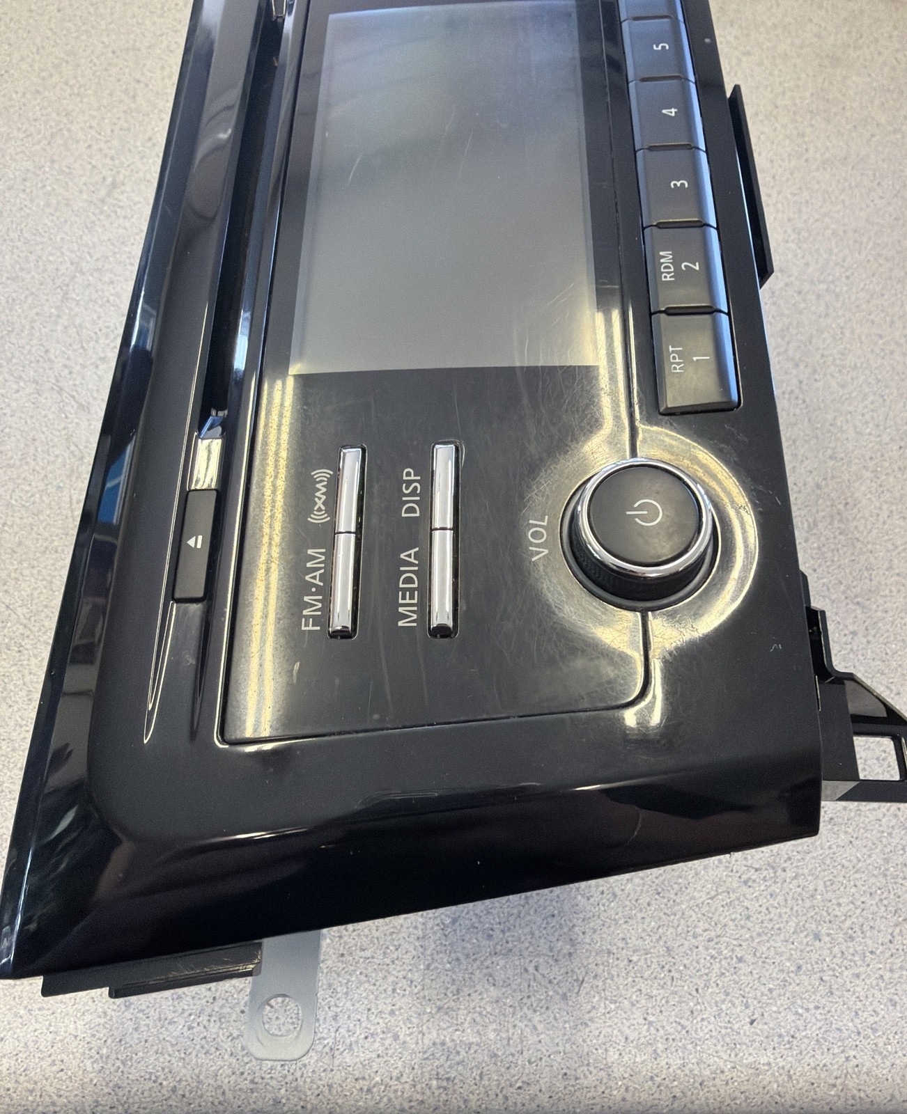 2015-2016 NISSAN ROGUE (NONE SPORT) AUDIO STEREO RADIO HEAD UNIT OEM 281859TB0A