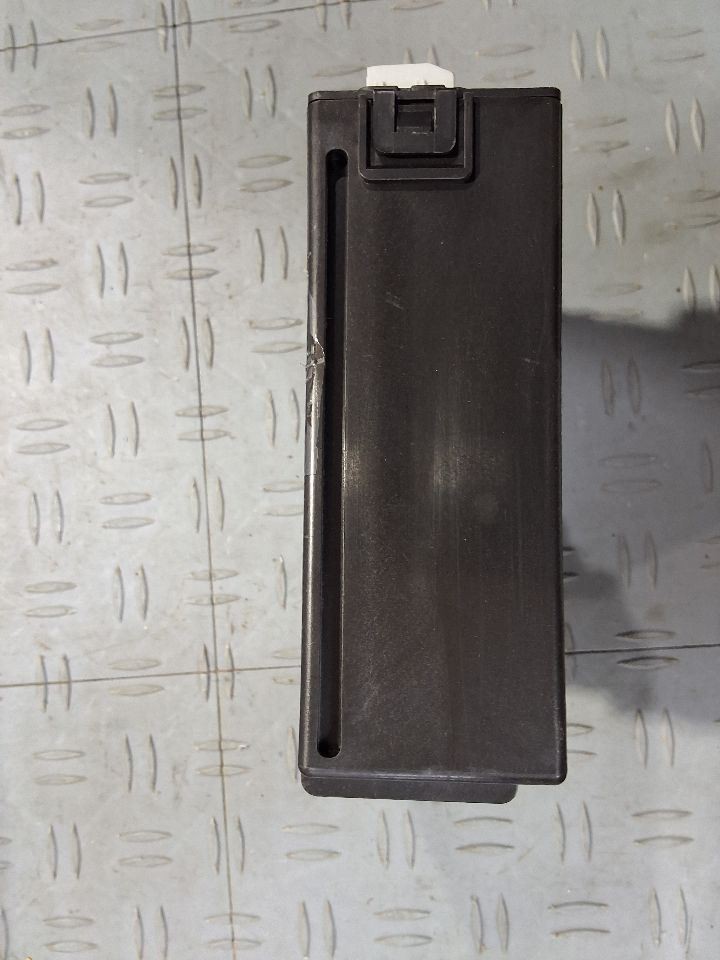 2016 GMC Sierra Chevy Silverado Radio Receiver ID 23402903