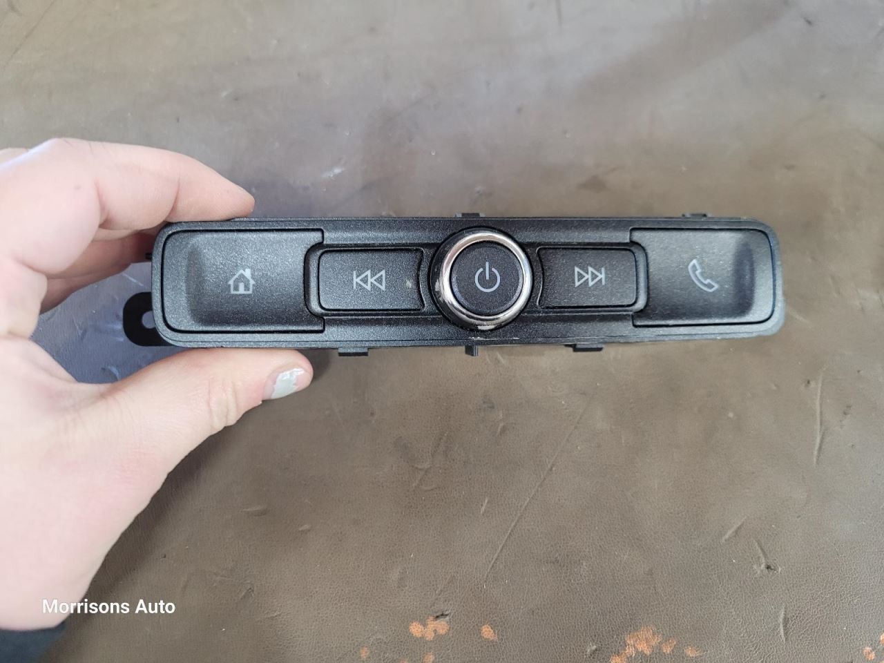 Audio Equipment Radio Classic Style Fits 16-19 SILVERADO 1500 PICKUP 2104018