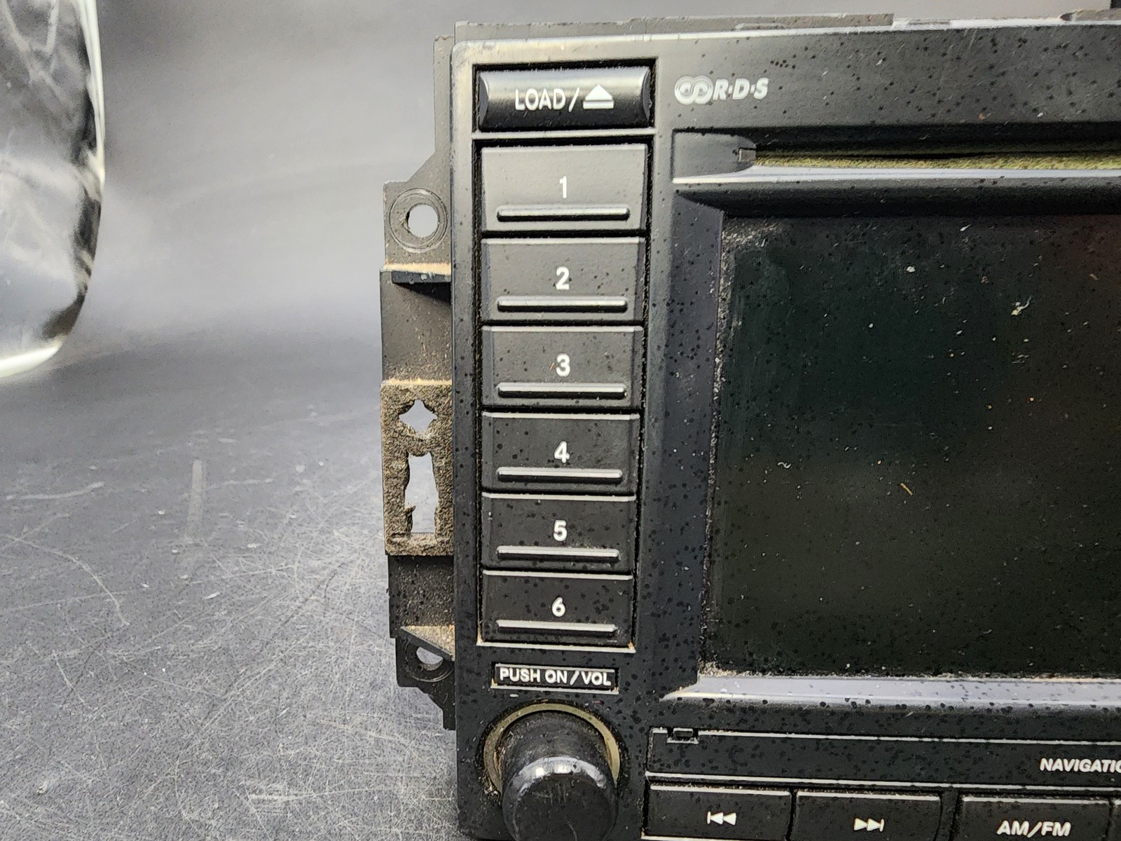 OEM 05 Jeep Dodge Chrysler REC MP3 6-CD AM FM NAV Radio P56038646AL Used