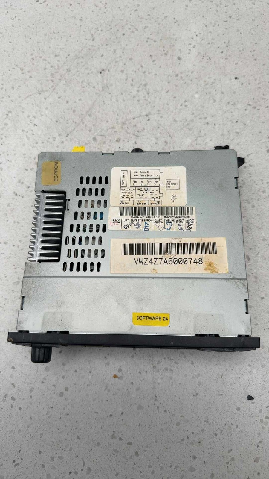 2000-2009 JETTA EXCEPT GLI Audio Receiver Am-fm-stereo-cassette cd player