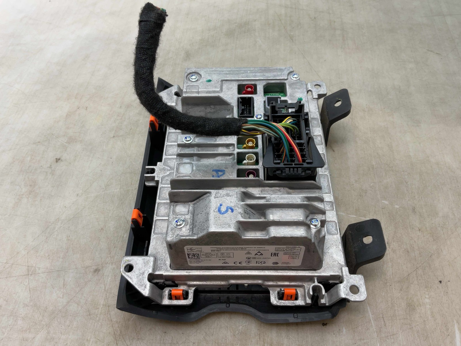 Jeep Wrangler JL OEM 8.4 Touchscreen Radio w U Connect 2018 178705