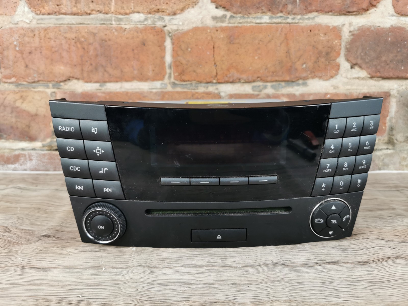 2003 MERCEDES BENZ E CLASS RADIO CD PLAYER HEAD UNIT A2118209889 NO CODE