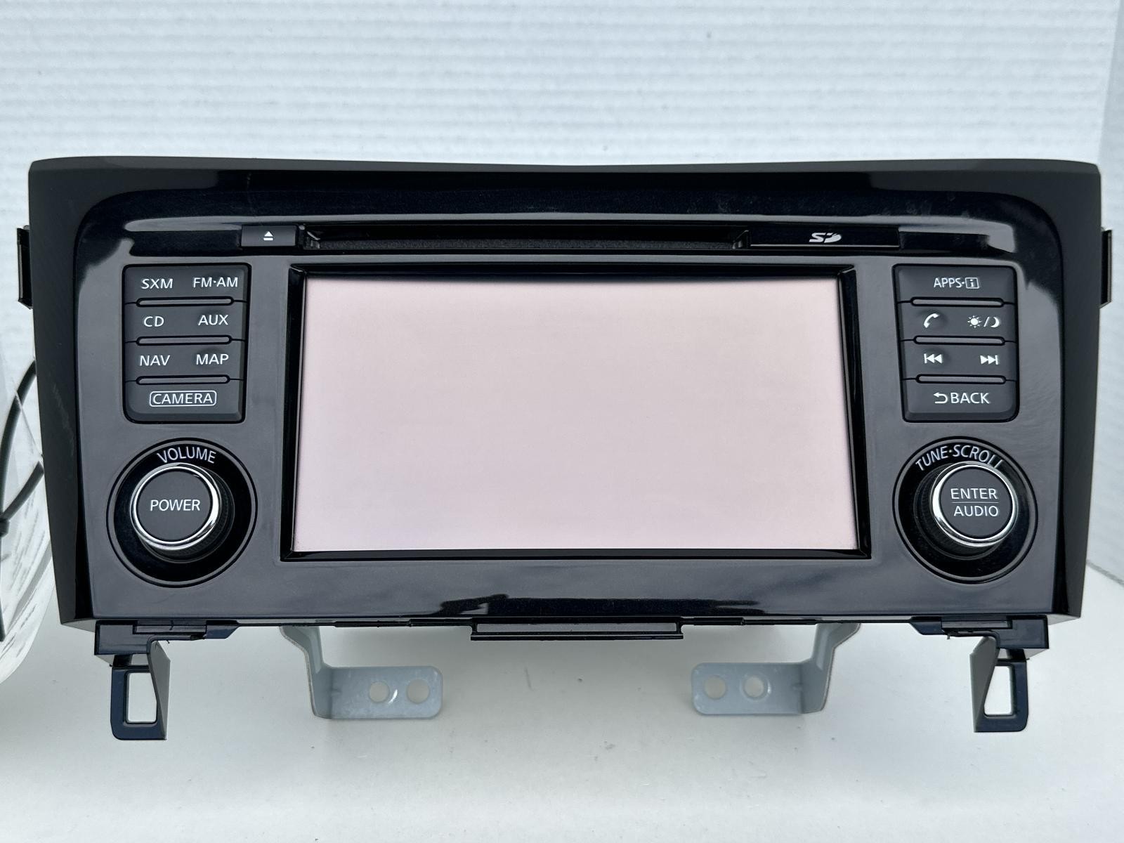 15-16 Rogue Radio AM-FM-CD-NAV ***May Need Programming***