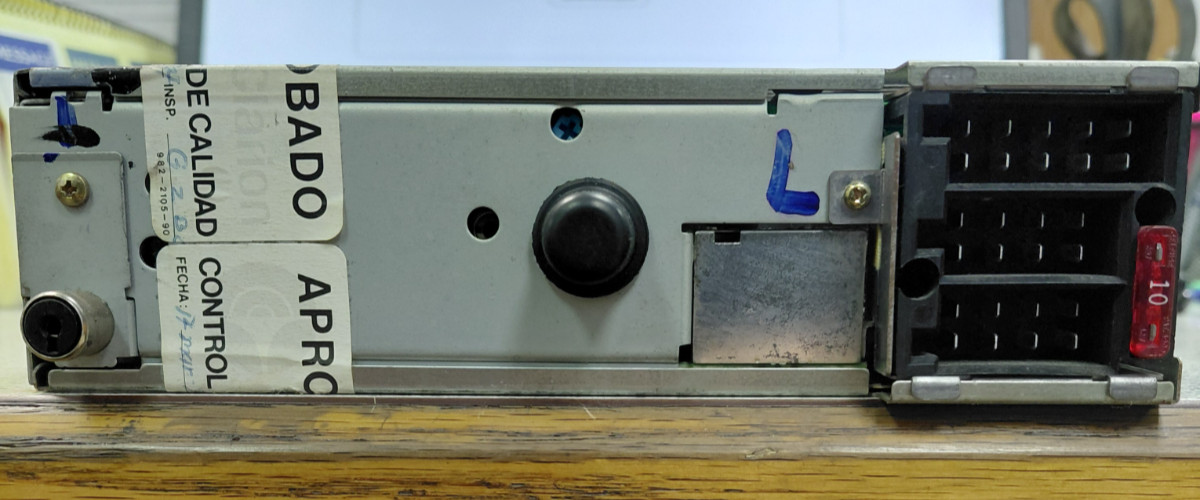 1993-1994 VOLKSWAGEN VW JETTA PREMIUM AUDIO RADIO CASSETTE STEREO 1HM-035-186-D