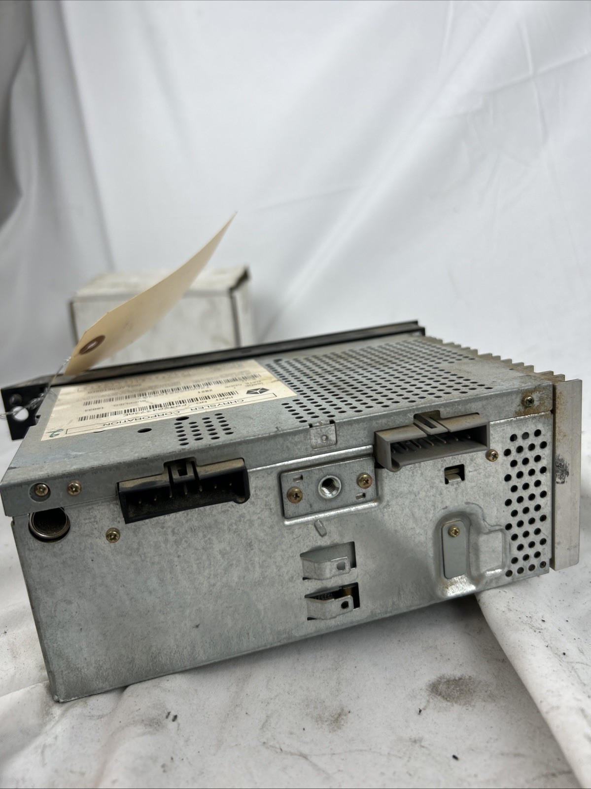 OEM Factory Radio – Dodge Ram 1998.5–2002 P047043738E