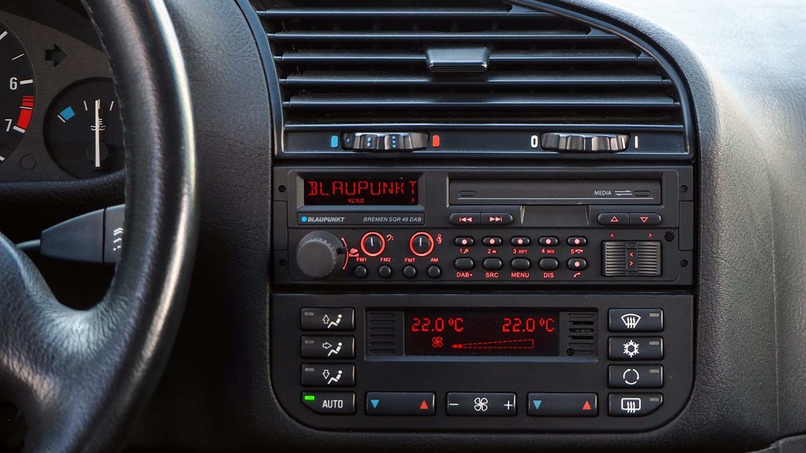 BLAUPUNKT BREMEN SQR 46 DAB / RETRO SINGLE DIN CAR RADIO W/ BLUETOOTH, USB, DAB+