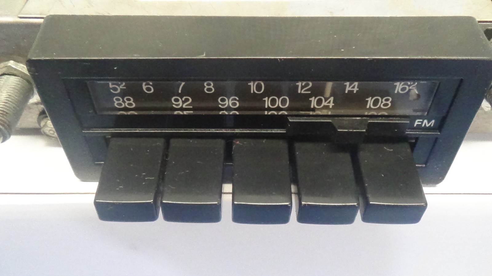 VW VOLKSWAGEN AM/FM Car Radio VW Part # 175 035 173C Model# VW3110