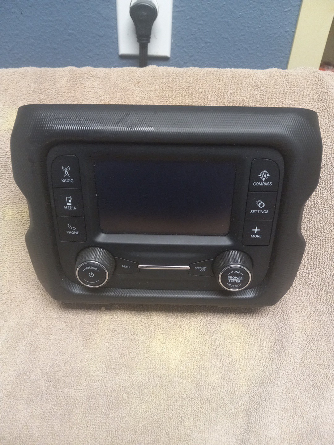 Jeep Wrangler JL 2018-2022 Mopar Radio 5.0” Display VP2_5 JL NA NICE