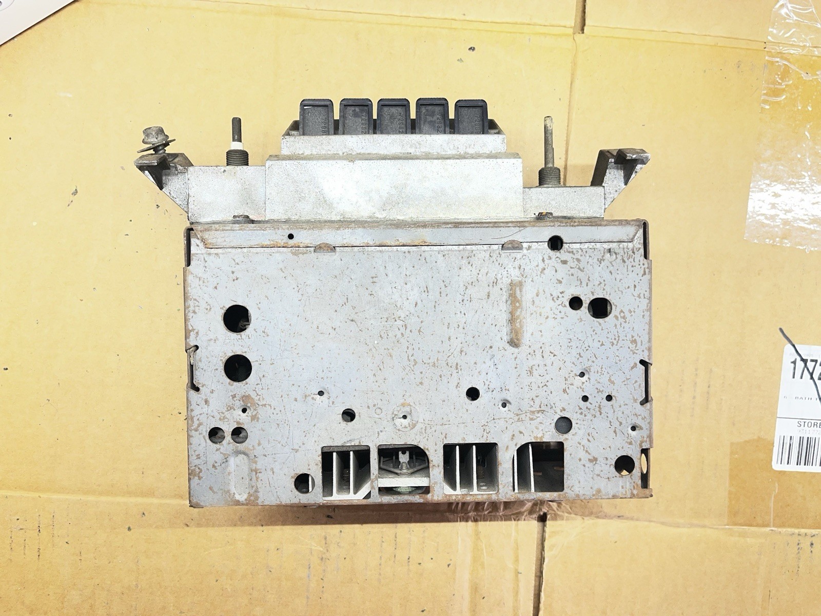 1967-68 Camaro / Firebird AM Push Button Radio Assembly, Factory OEM!