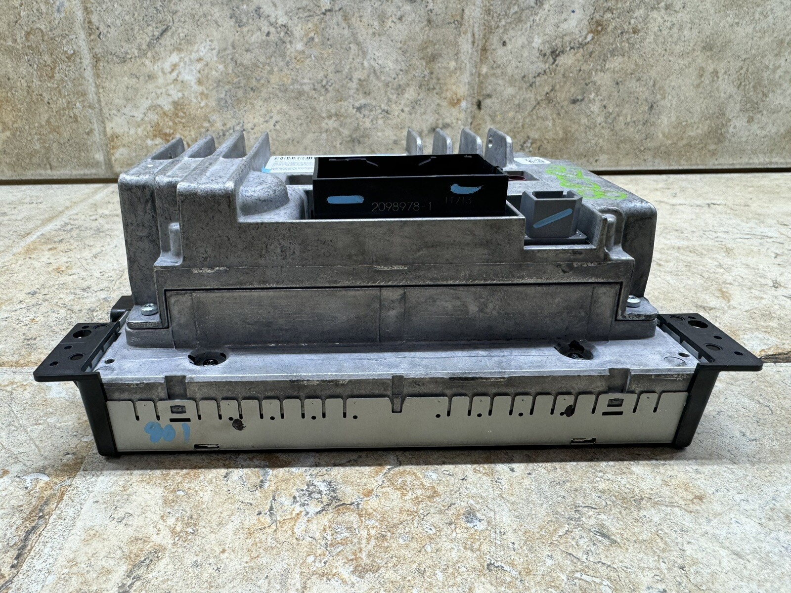 2014 -2017 DODGE DURANGO 8.4″ VP4 RADIO NAVIGATION UCONNECT SCREEN OEM