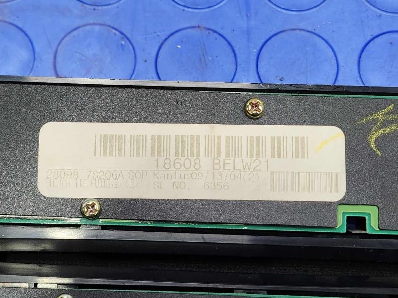 04-05 Nissan Armada Radio Receiver Head Unit AM FM 6-Disc CD OEM 28185-7S512