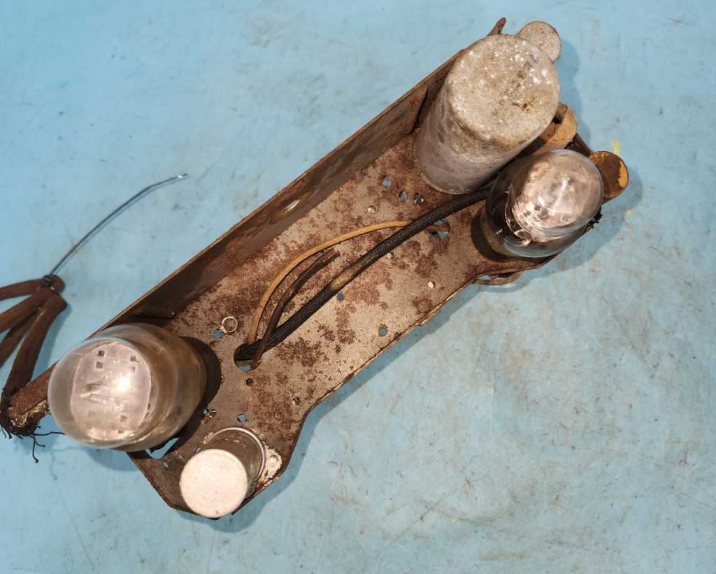 PARTS DONOR RADIO W/SPEAKER Fits 1939 OLDSMOBILE 1244040