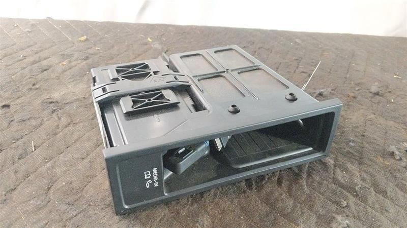 Audio Equipment Radio CD Player Fits 12-15 CC 2291582