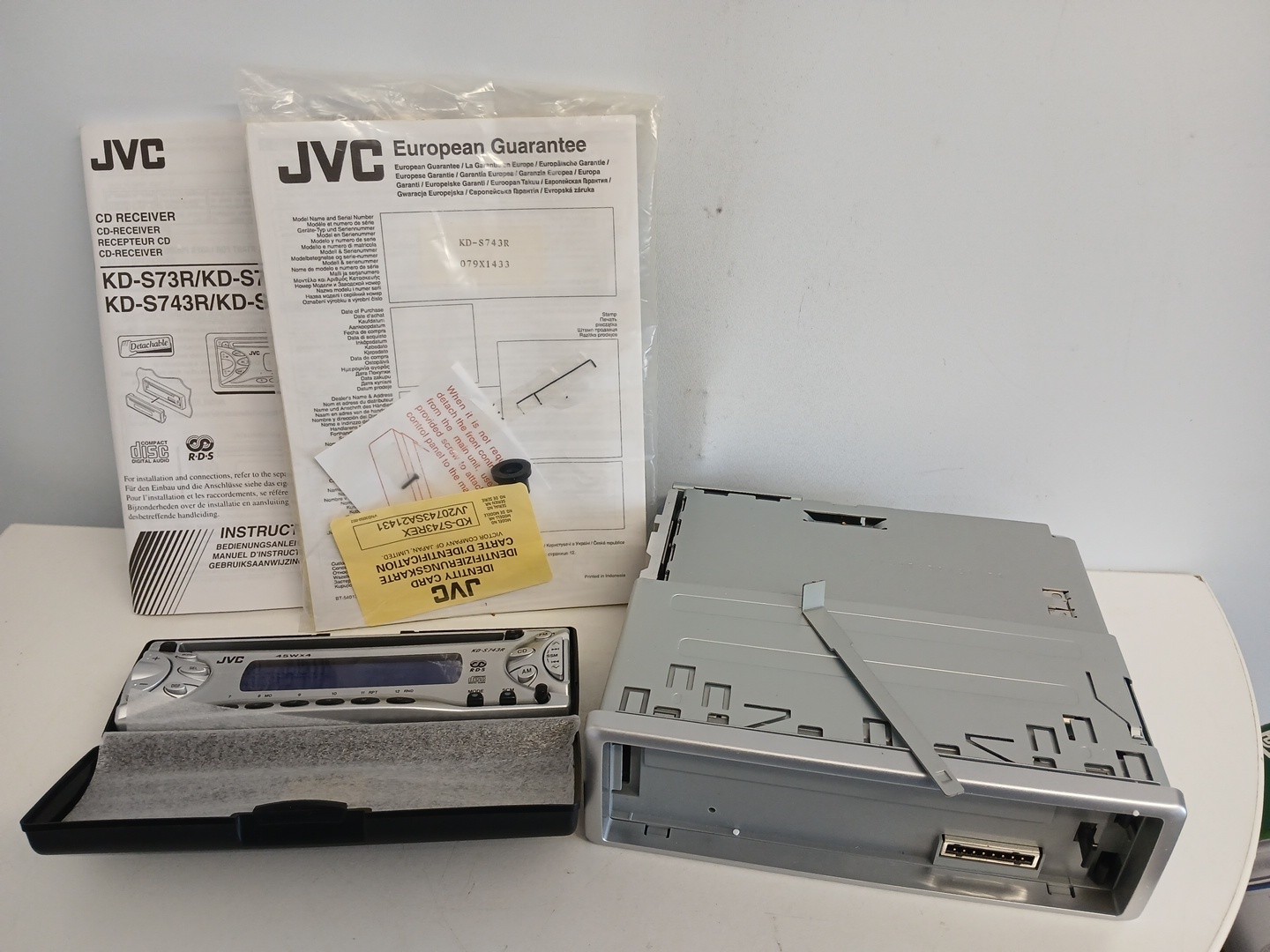 JVC KD-S743R CD Reciever CD / RADIO PLAYER KDS743R Untested Boxed
