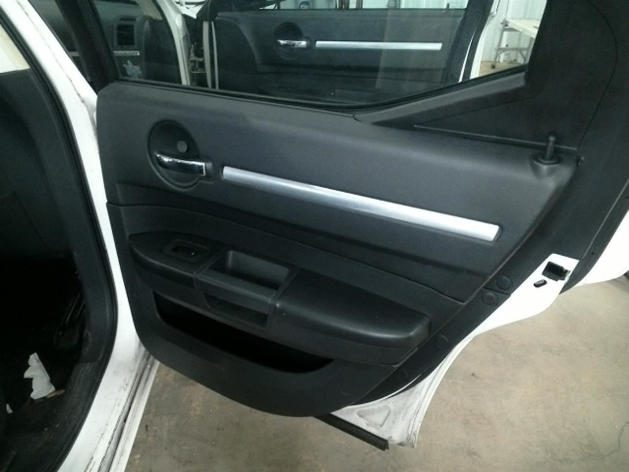Audio Equipment Radio Display And Receiver Radio ID RES Fits 08-10 300 104889098