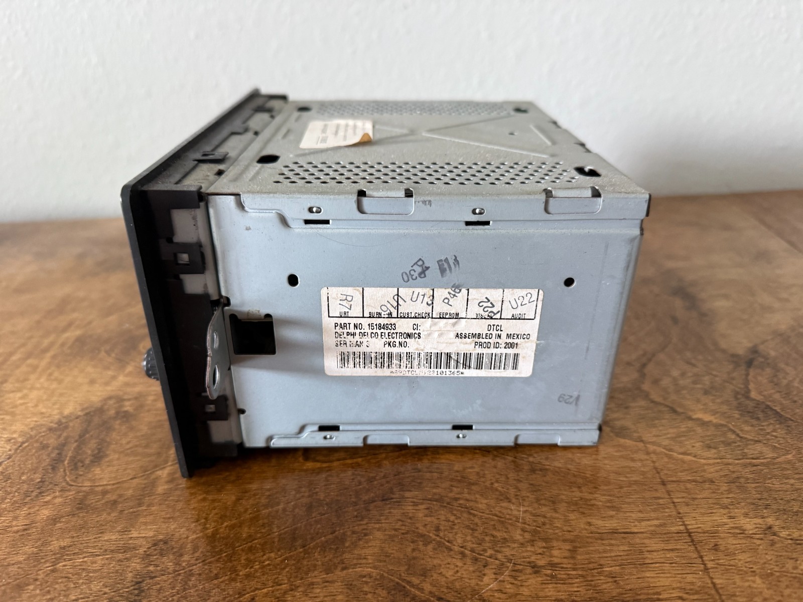 2003-2006 Chevy GMC Silverado Sierra OEM Radio – Used W Cassette 15184933