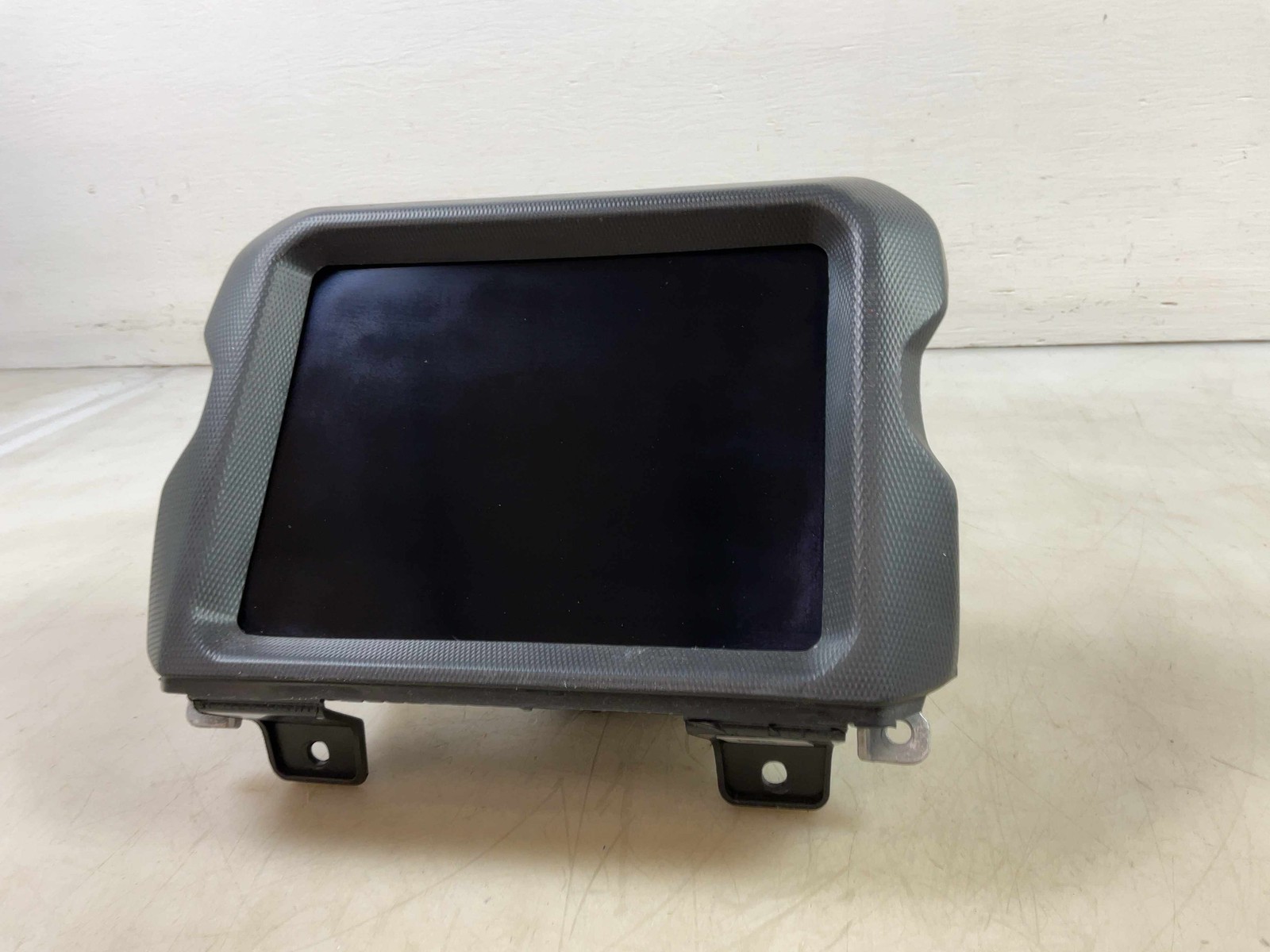 Jeep Wrangler JL OEM 8.4 Touchscreen Radio w Trim Panel 2021-2022 179979