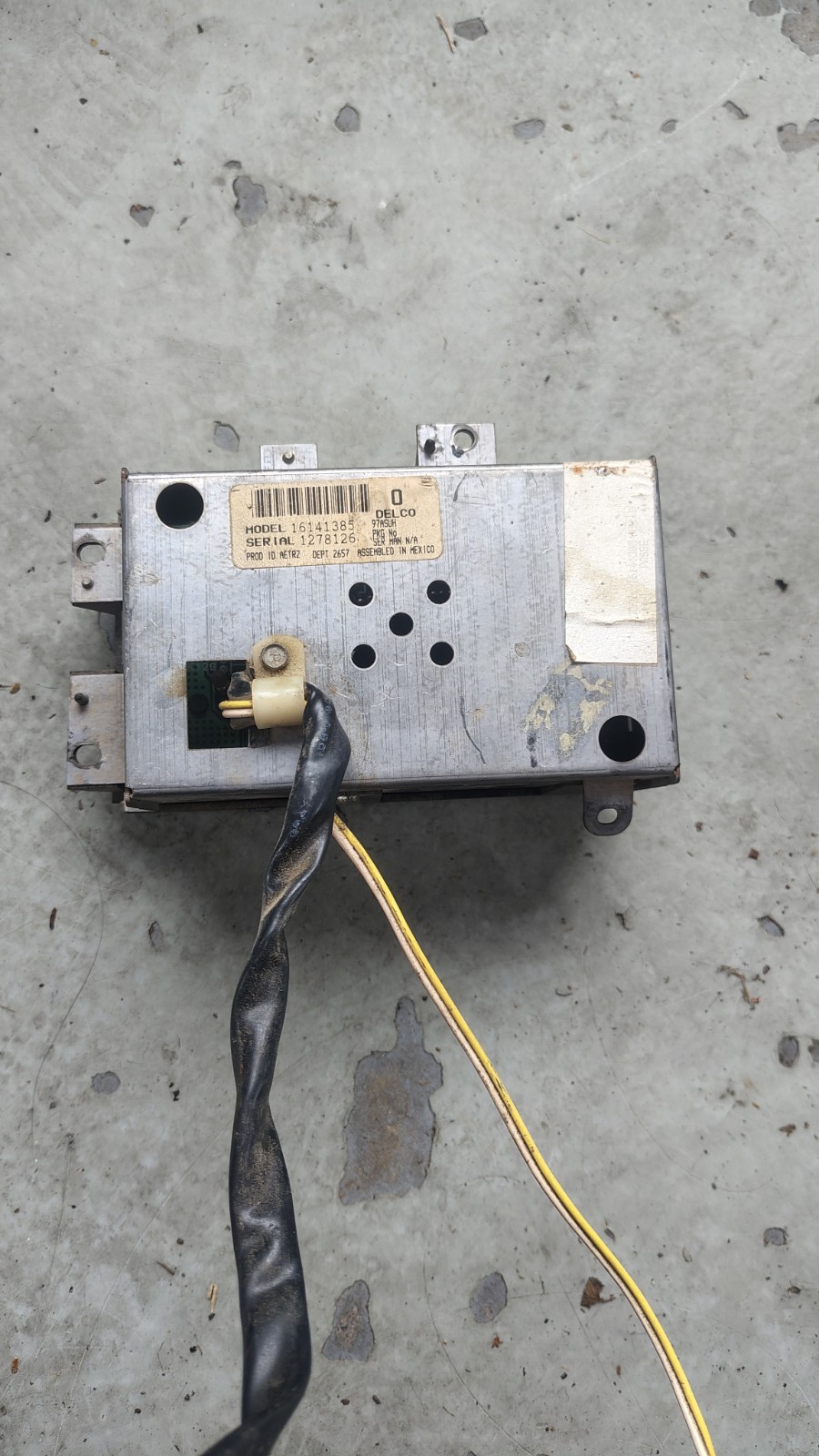 1988-1994 Chevy GMC Silverado Sierra Suburban Am/FM Radio Head Unit 16141385