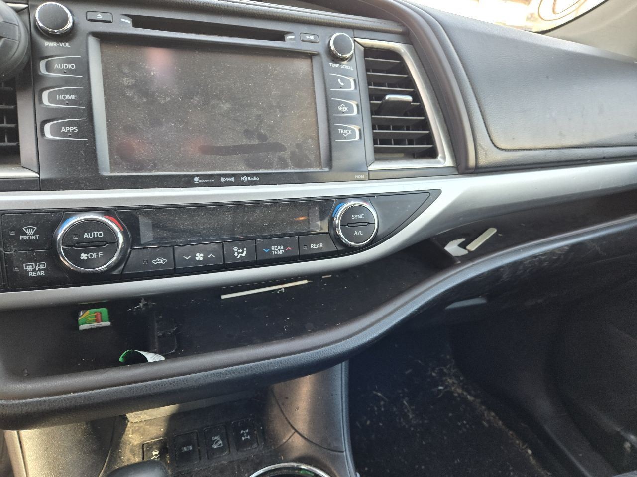 2016 Toyota HIGHLANDER Radio Display And Receiver ID P11264 on Radio Face