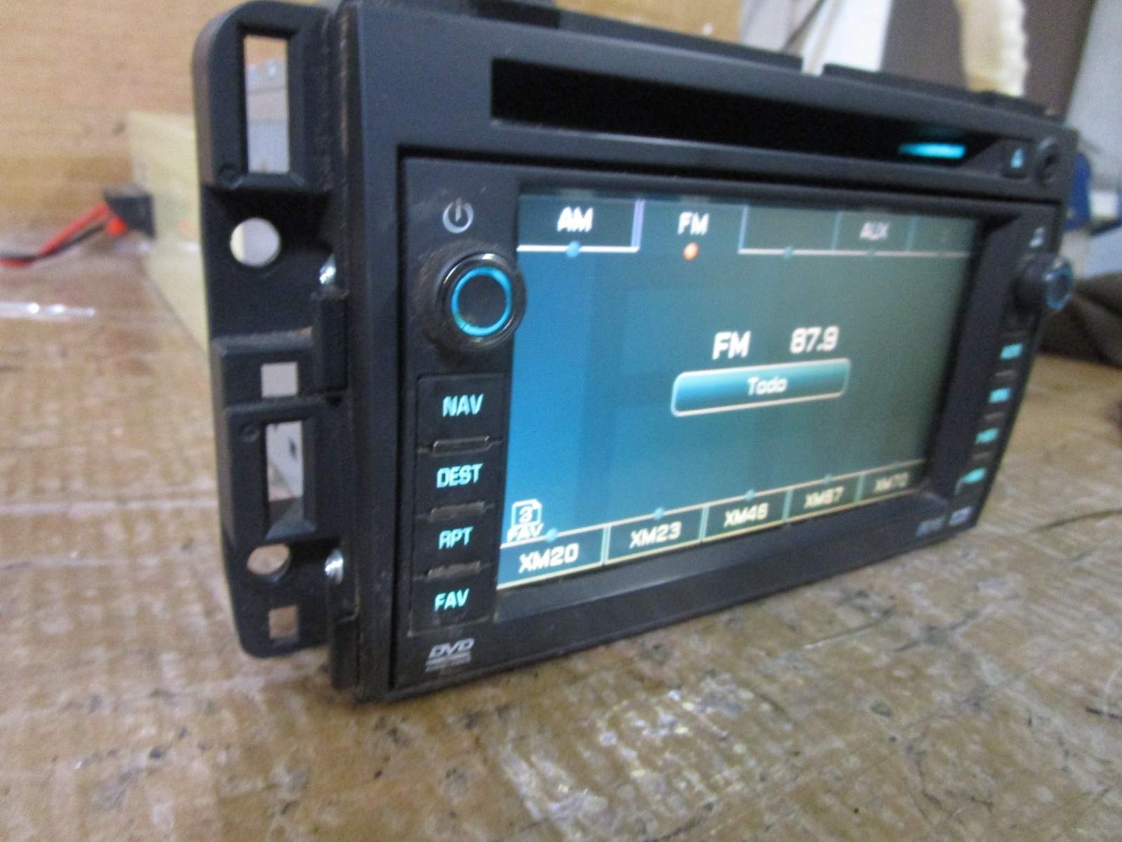 07-14 Chevy Tahoe Radio Stereo Navigation CD Player Receiver Display 15940102