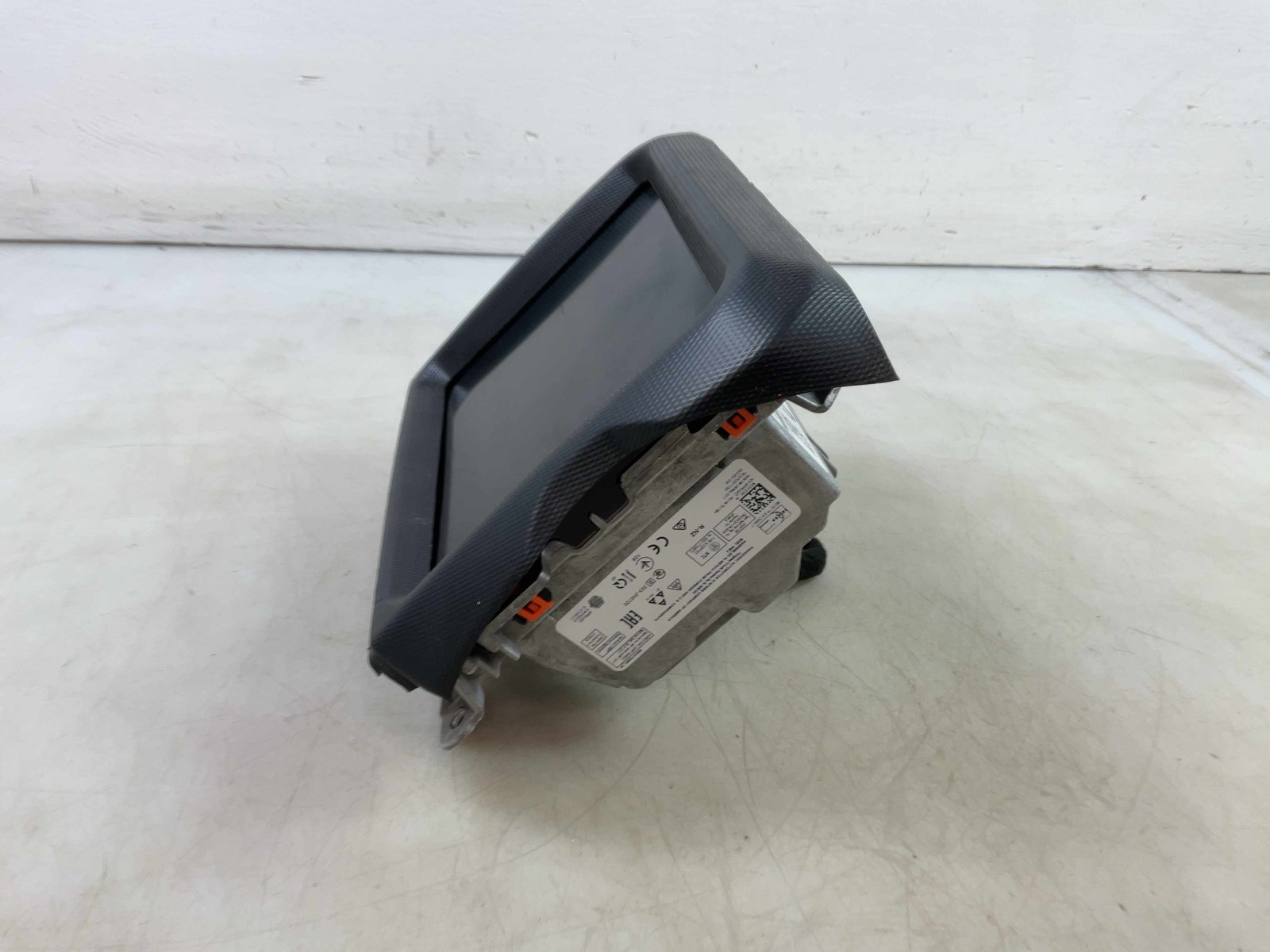Jeep Wrangler JL OEM 8.4 Touchscreen Radio w Trim Panel 2021-2022 179979
