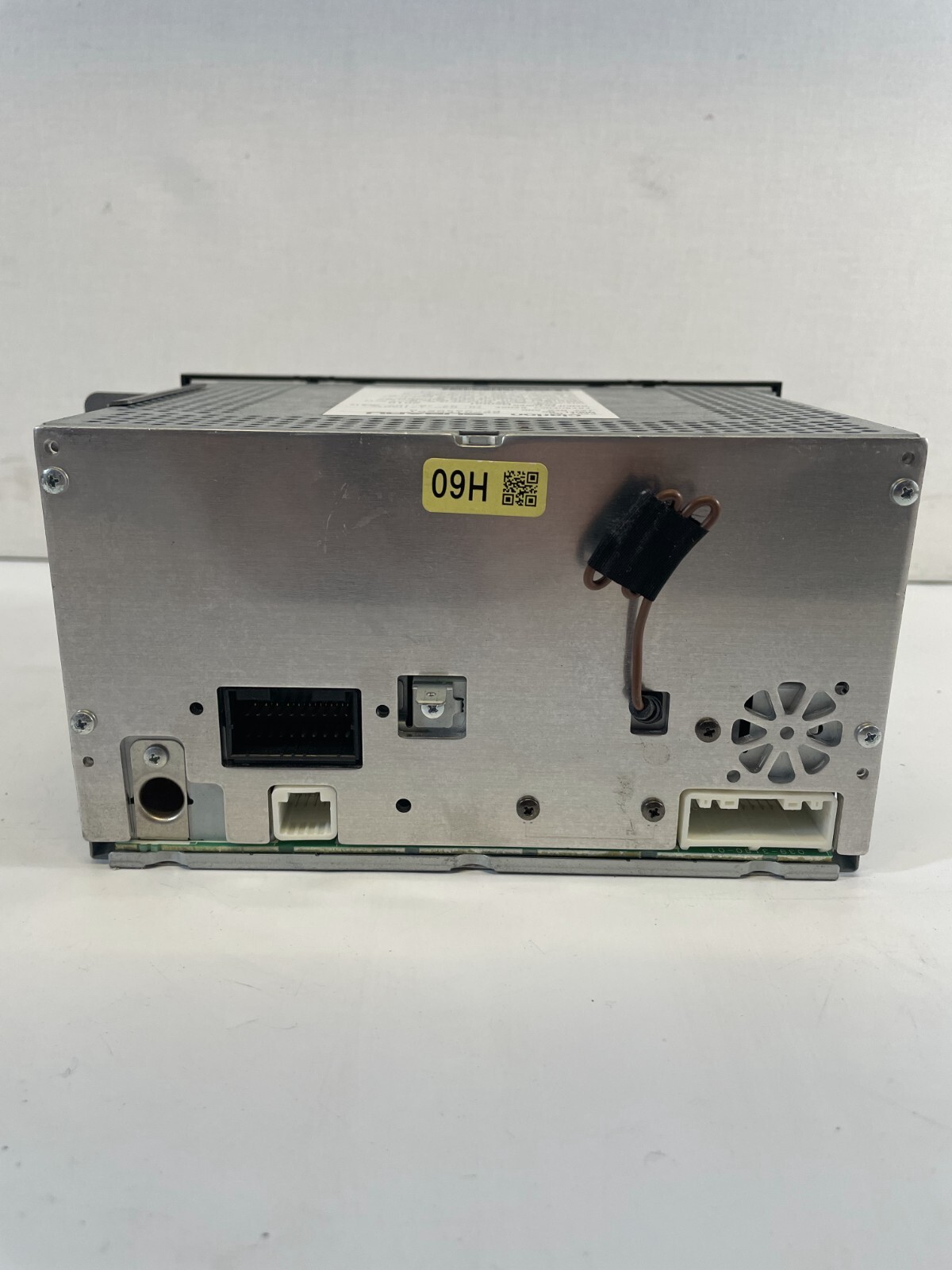 Subaru Clarion PF-2945A-B Stereo CD Player Digital Radio 86201FG601 Silver Black