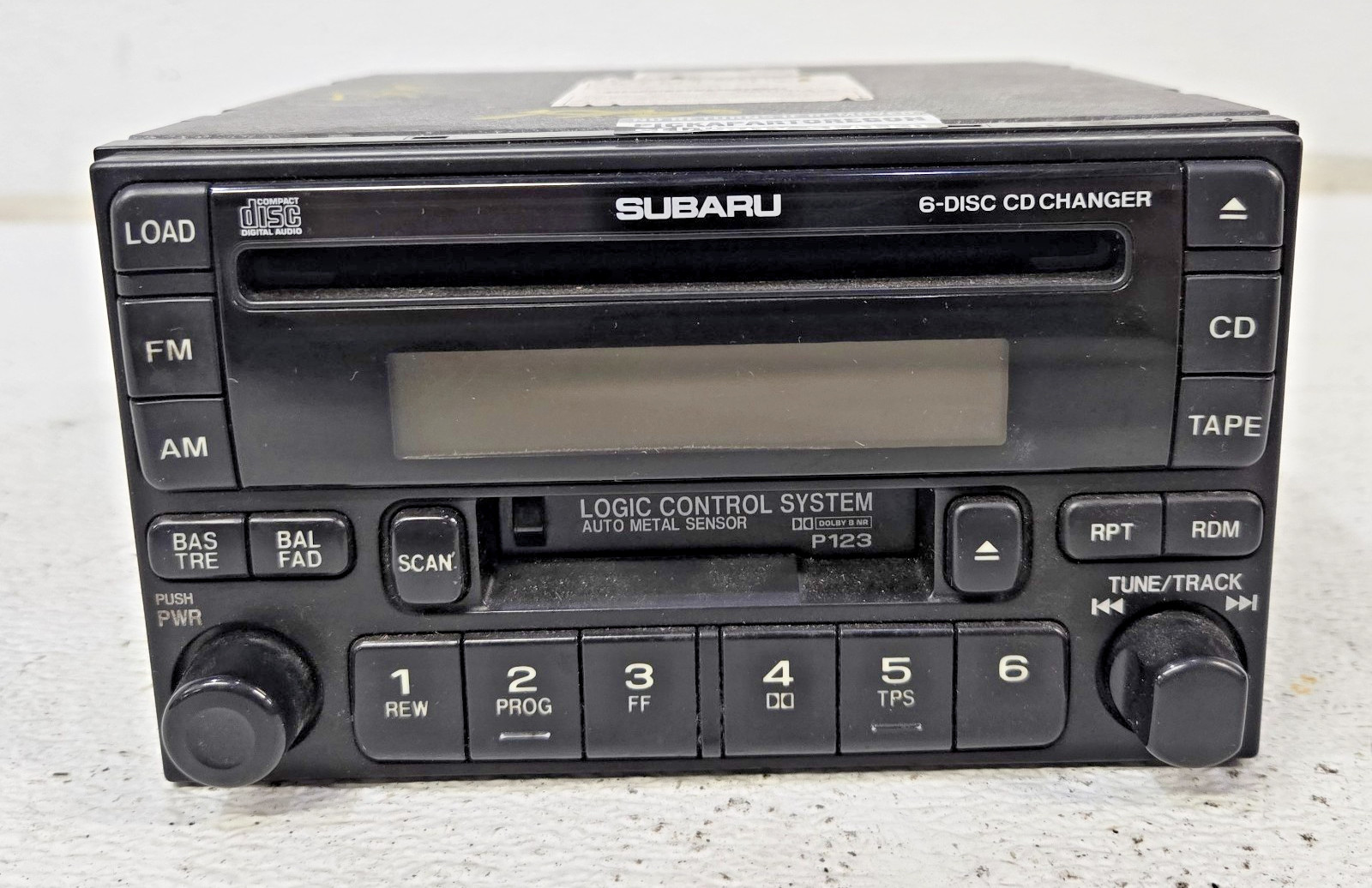 2001-02 Subaru Forester 6 disc CD changer radio stereo head unit 86201FC080 P123