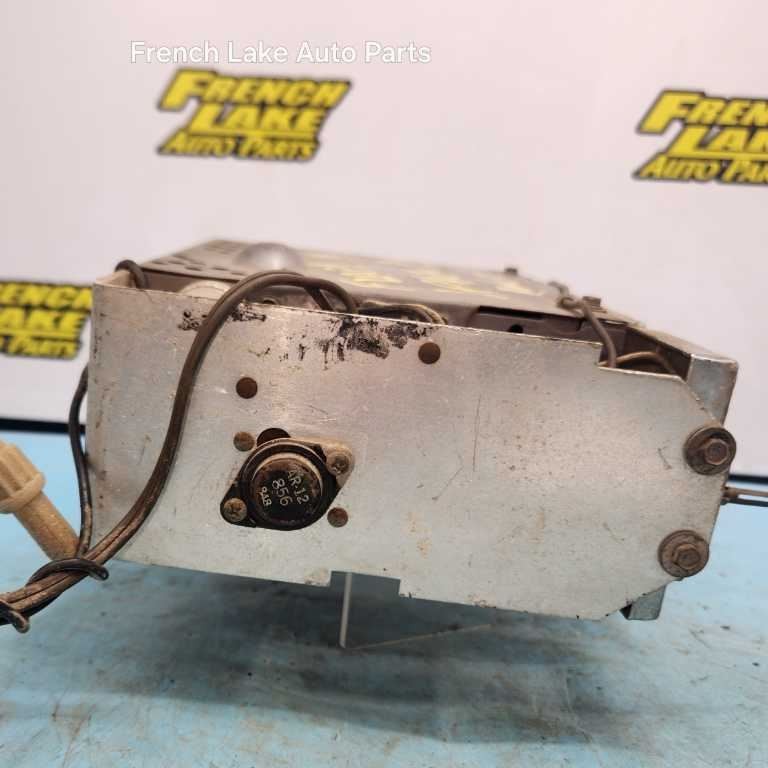 PARTS or REPAIR Radio Model 855 Fits 1959 PLYMOUTH 1240135