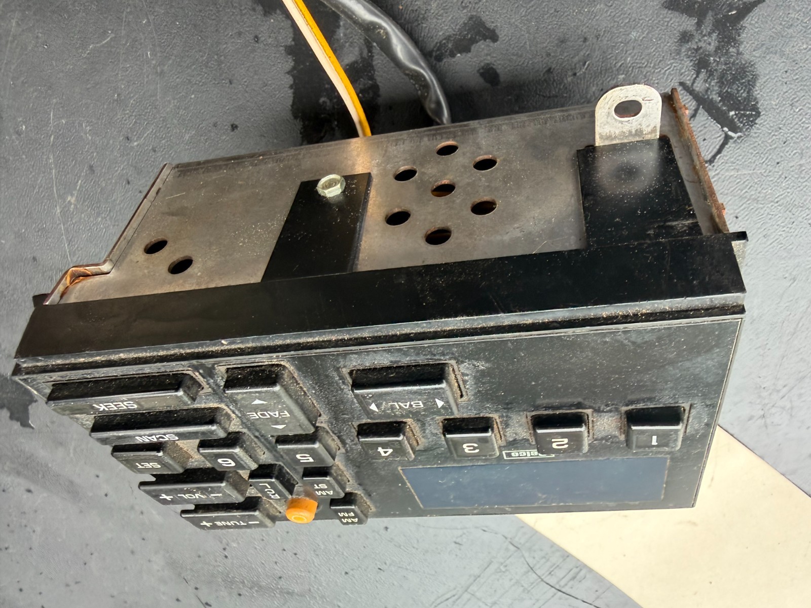 🐼 88-94 GM GMC / Chevrolet AM/FM Radio Stereo Control Head Unit 🌟