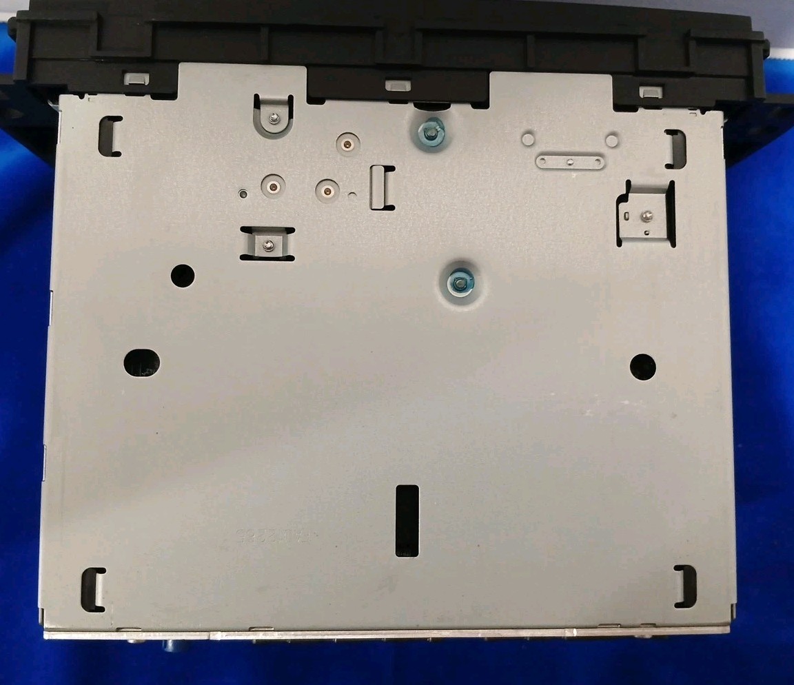 Genuine GMC 15940103 Radio Navigation CD DVD MP3 Player