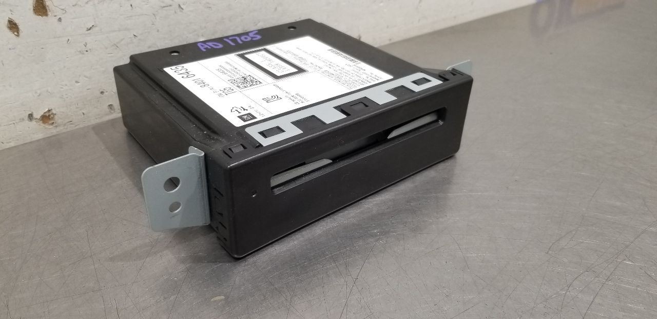 17 CADILLAC ESCALADE ESV RADIO AUDIO DISC PLAYER 84016435