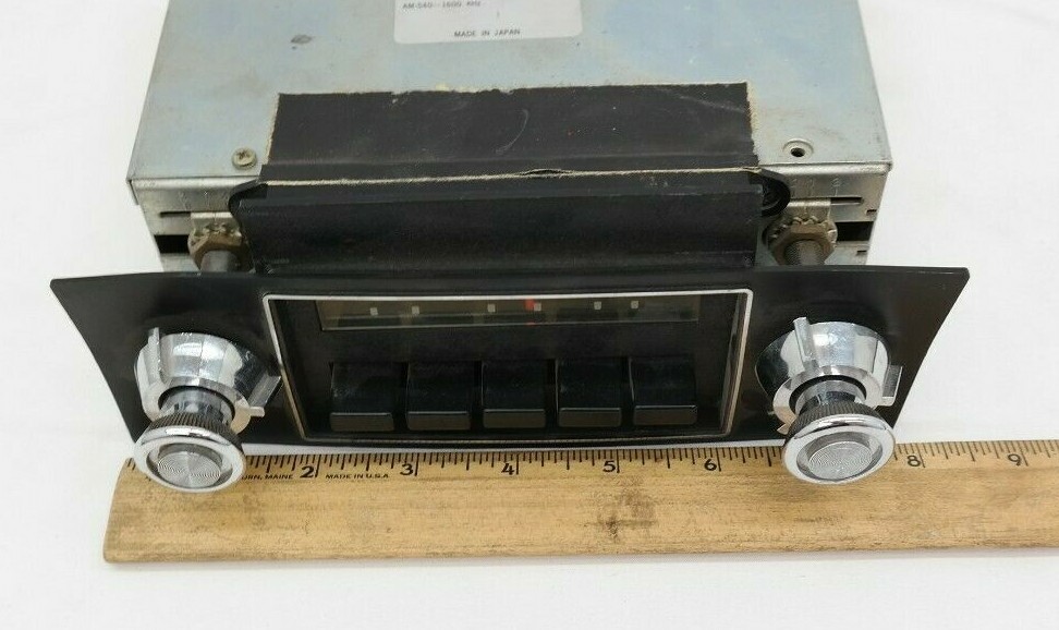 Vintage A-R-A Car Radio AM Push button Model 6703100 12 Volt Negative Ground TF