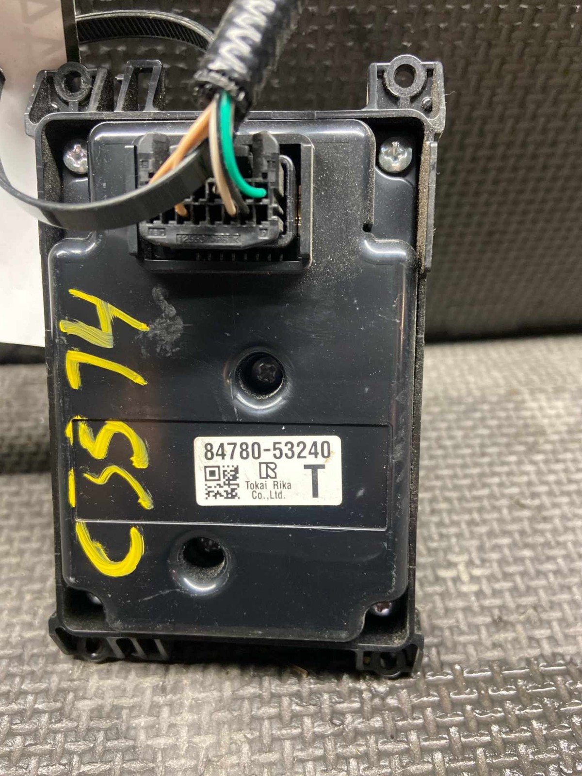 17-20 LEXUS IS300 Radio controller console mounted 8478053191
