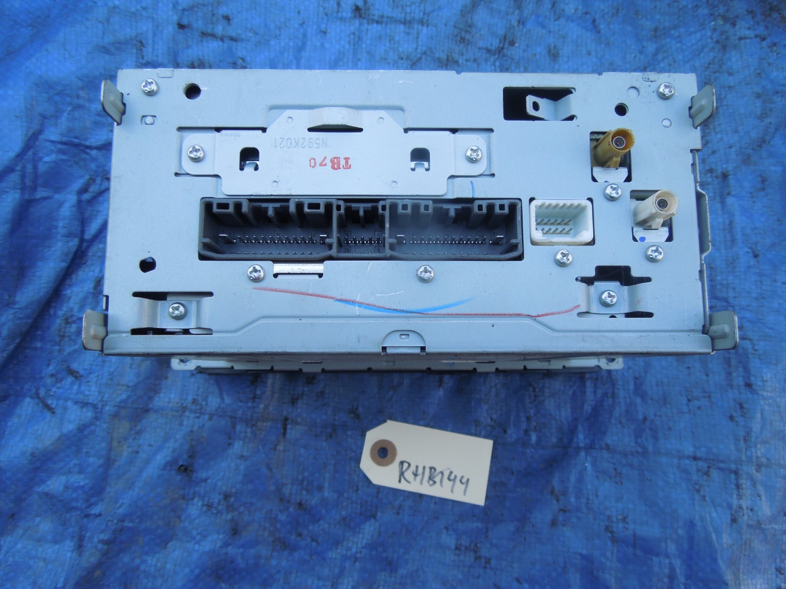 2012 Dodge Caravan RHB cd player radio assembly navigation OEM sirius MP3 RHB744