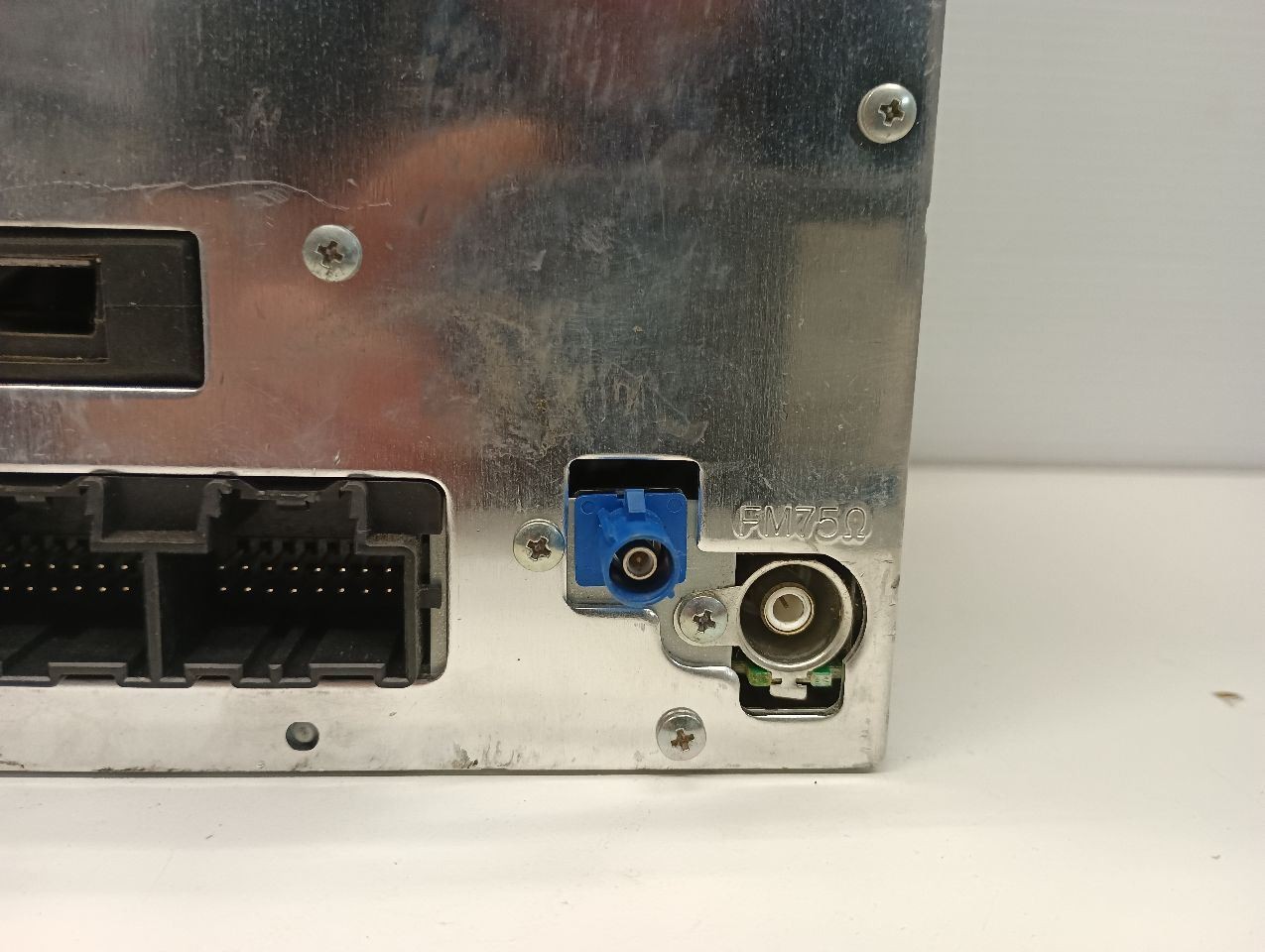 GM 15940102 AM FM Radio Opt UVB from 2007 GMC Yukon XL 1500 9640945