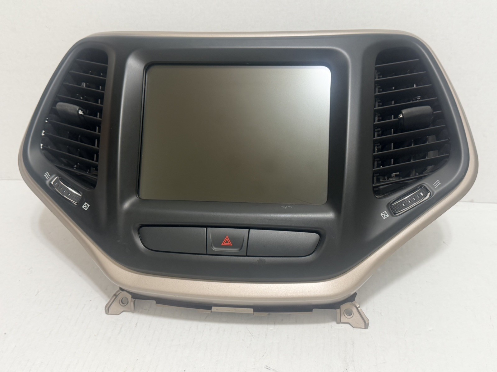 2013 – 2017 JEEP CHEROKEE GPS VP4 NA 8.4 NAVIGATION RADIO BEZEL 68270661