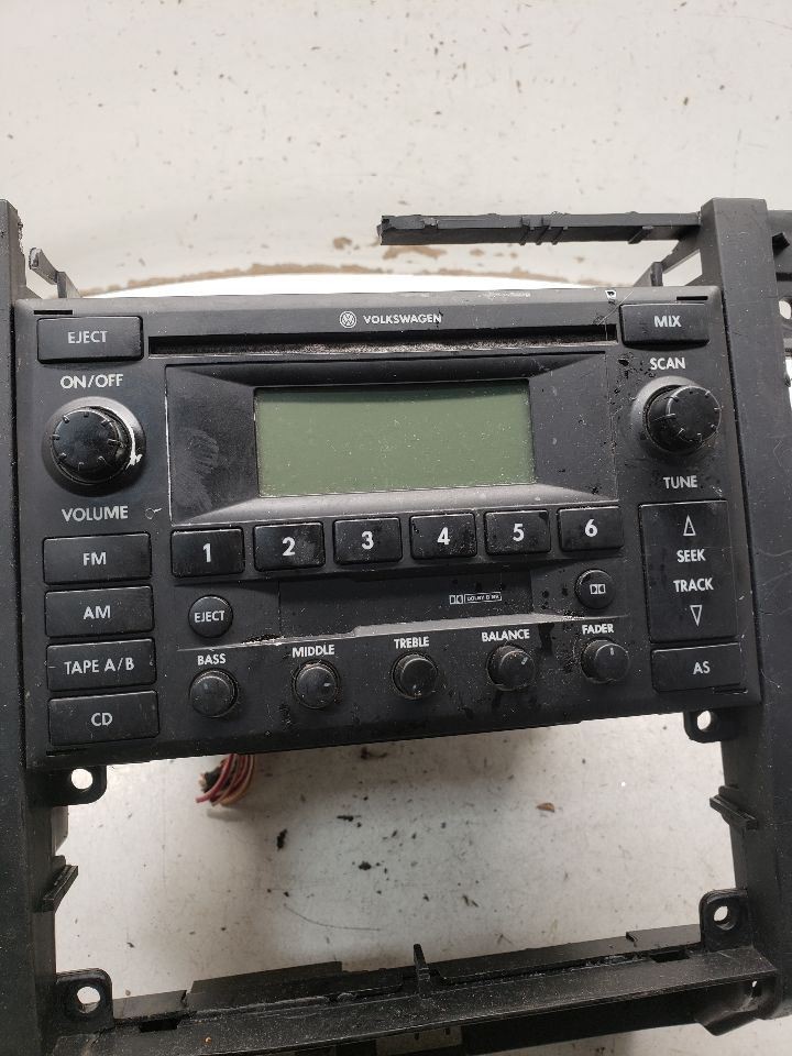 2003-2009 Volkswagen Golf Radio VIN J 8th Digit Includes City OEM 1469650